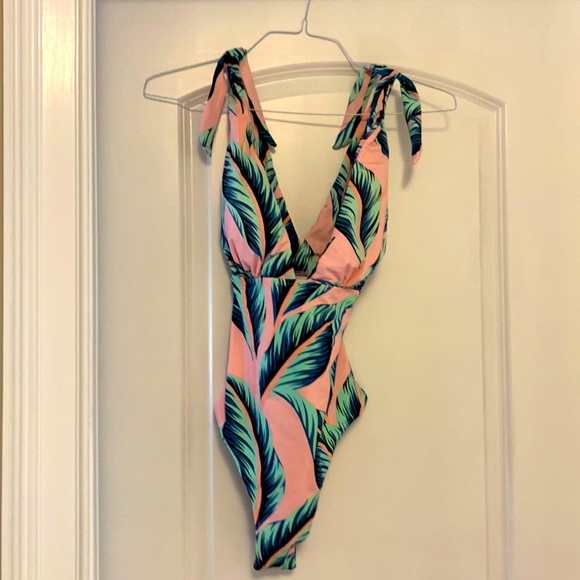 Bathing Suit - one piece - Picture 1 of 2